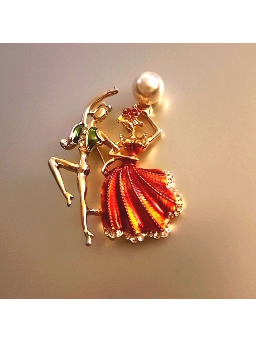 DANCING COUPLE Gemstone   Brooch